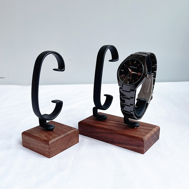 Деревянная С-образная подставк – обзор и цена Jewelry And Watches Inc